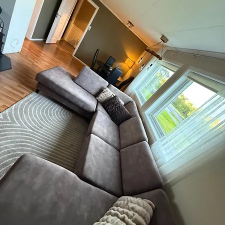 Cozy With Two Bedrooms *